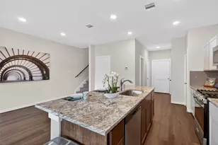 9128 Highland Northern Wy, Houston, TX 77088 - Photo 7