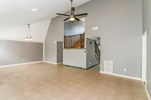 1706 Hamlin Valley Dr, Houston, TX 77090 - Photo 3