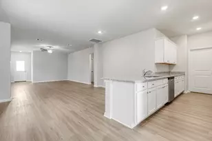 8025 Vanilla Orchid Dr, Houston, TX 77016 - Photo 3