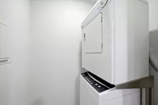 10211 Sugar Branch Dr, Houston, TX 77036 - Photo 9