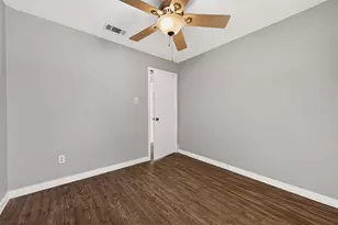 10814 Parkland Woods Dr, Sugar Land, TX 77498 - Photo 25