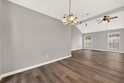 10814 Parkland Woods Drive, Sugar Land, TX 77498 - Photo 5