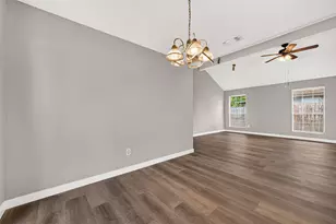 10814 Parkland Woods Dr, Sugar Land, TX 77498 - Photo 5