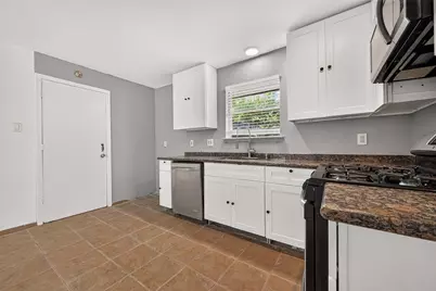 10814 Parkland Woods Drive, Sugar Land, TX 77498 - Photo 11