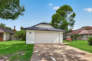10814 Parkland Woods Dr, Sugar Land, TX 77498 - Photo 17