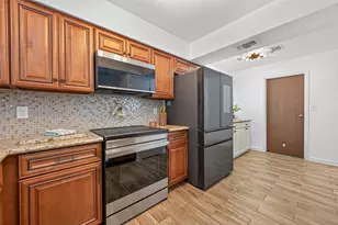 1 Still Glen Ct, The Woodlands, TX 77381 - Photo 17