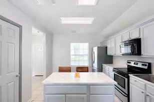 418 Sun River Ln, Dickinson, TX 77539 - Photo 11