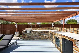 418 Sun River Ln, Dickinson, TX 77539 - Photo 5