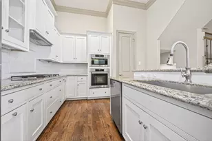 308 W Bell St, Houston, TX 77019 - Photo 19