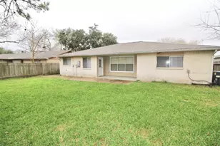 16803 Ribbonridge Dr, Sugar Land, TX 77498 - Photo 13