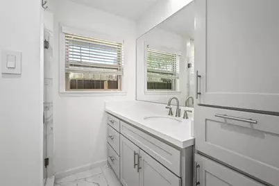 5834 Braesheather Drive, Houston, TX 77096 - Photo 23