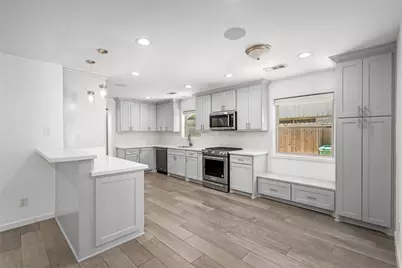 5834 Braesheather Drive, Houston, TX 77096 - Photo 11