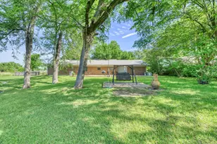 309 Heath Ave, Madisonville, TX 77864 - Photo 27