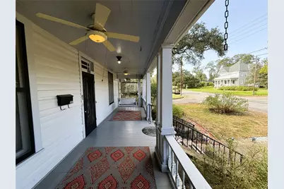 303 E Austin Street E, Bellville, TX 77418 - Photo 11