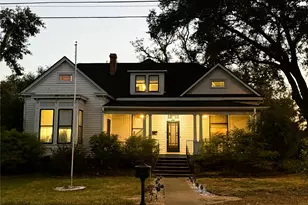 303 E Austin Street E, Bellville, TX 77418 - Photo 25