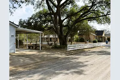 303 E Austin Street E, Bellville, TX 77418 - Photo 43