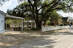 303 E Austin Street E, Bellville, TX 77418 - Photo 43