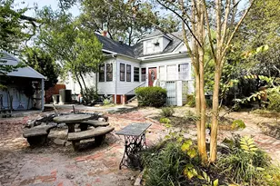 303 E Austin Street E, Bellville, TX 77418 - Photo 9