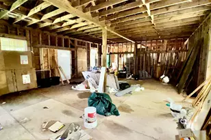 405 E Waring St, Dayton, TX 77535 - Photo 15