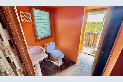 405 E Waring Street, Dayton, TX 77535 - Photo 23