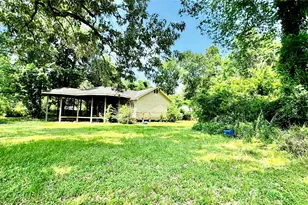 405 E Waring St, Dayton, TX 77535 - Photo 5