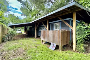 405 E Waring St, Dayton, TX 77535 - Photo 21