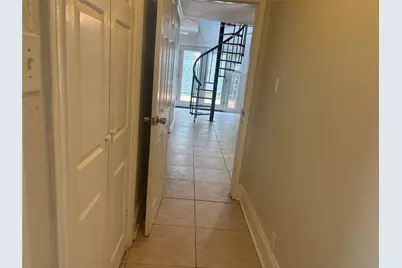 5738 Newport Street, Houston, TX 77023 - Photo 9