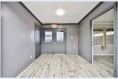 5622 W Montgomery Road, Houston, TX 77091 - Photo 5