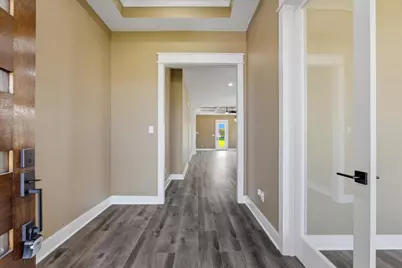 800 S 1st Street, La Porte, TX 77571 - Photo 5