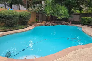 2103 Winding Hollow Ct, Conroe, TX 77385 - Photo 5