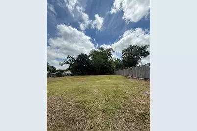 110 S Washington Street, Texas City, TX 77591 - Photo 1