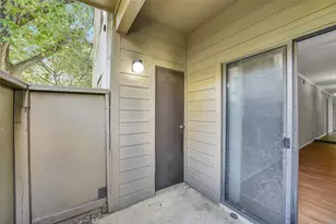 10051 Westpark Dr, Houston, TX 77042 - Photo 19