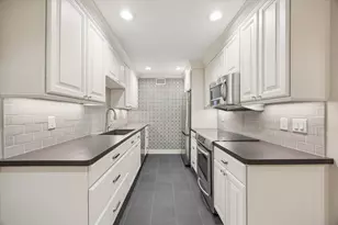 7555 Katy Fwy, Houston, TX 77024 - Photo 5
