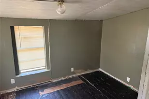 2410 Holly St, Waller, TX 77484 - Photo 7