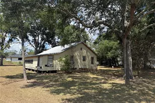 2410 Holly St, Waller, TX 77484 - Photo 3