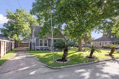 5737 Dorbrandt Street, Houston, TX 77023 - Photo 7