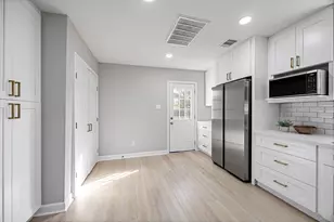 5737 Dorbrandt St, Houston, TX 77023 - Photo 17