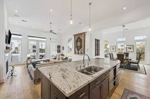 301 W Polk St, Houston, TX 77019 - Photo 13