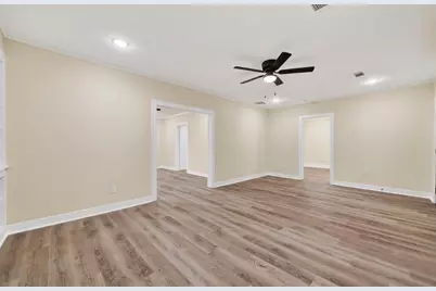 2725 Avenue F, Rosenberg, TX 77471 - Photo 11