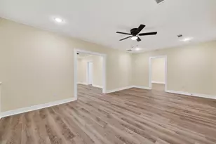 2725 Avenue F, Rosenberg, TX 77471 - Photo 11