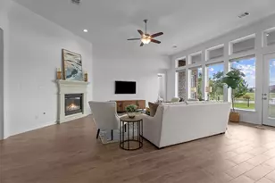 7335 Laguna Lake Dr, Spring, TX 77379 - Photo 9