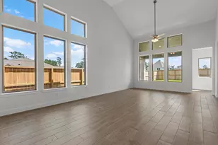 305 Silver Sage St, Conroe, TX 77304 - Photo 3
