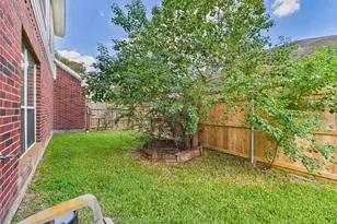 1484 Allison St, Alvin, TX 77511 - Photo 35