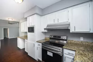 208 Willow St, Sealy, TX 77474 - Photo 17