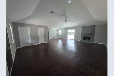 208 Willow Street, Sealy, TX 77474 - Photo 5