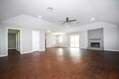 208 Willow Street, Sealy, TX 77474 - Photo 5