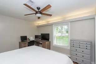 220 Oyster Creek Dr, Lake Jackson, TX 77566 - Photo 17