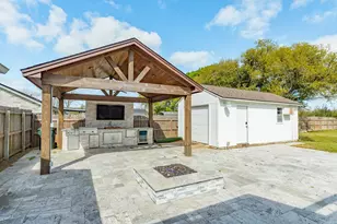 1100 Western Ave, Angleton, TX 77515 - Photo 7