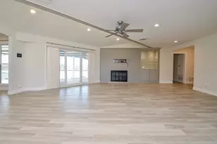 414 Lakeview Dr, Sugar Land, TX 77498 - Photo 7