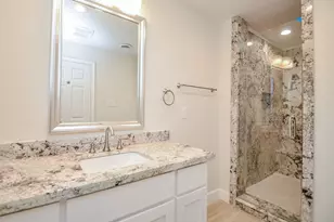 414 Lakeview Dr, Sugar Land, TX 77498 - Photo 23